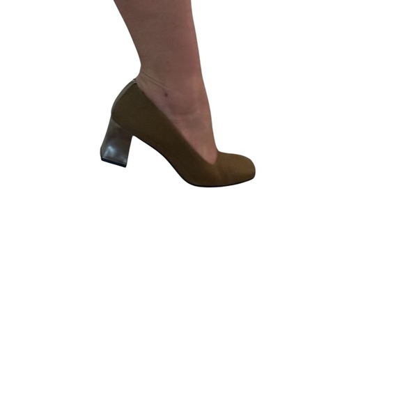 Vintage Stuart Weitzman Beige Block Heel Pumps - Picture 3 of 12